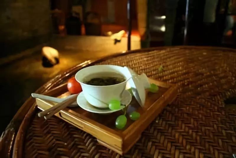 最新流行茶，小巷深处的独特风味探索