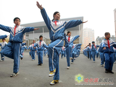 最新小学生广播体操步骤指南详解